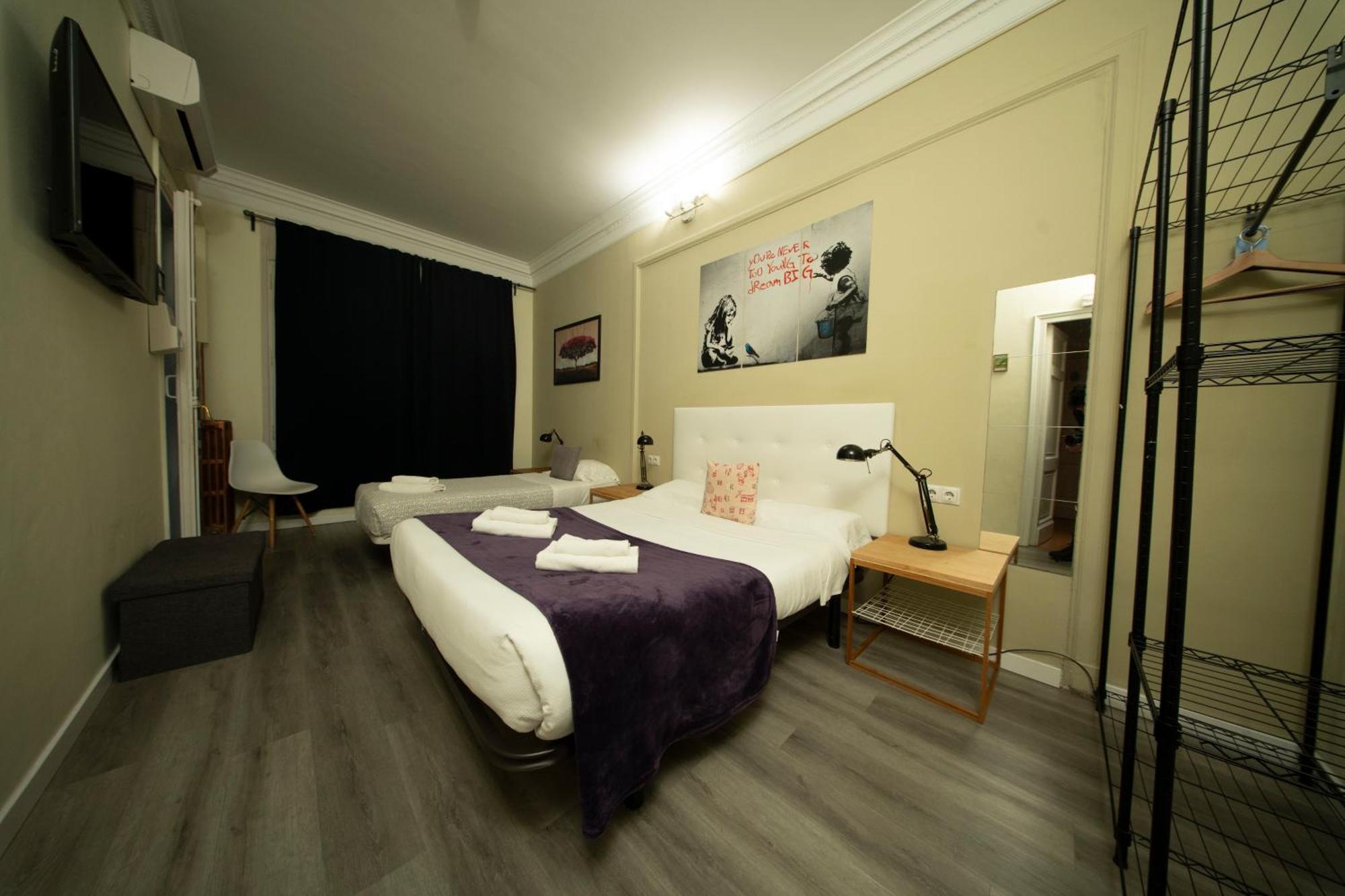 Wow Hostel Barcelona Exterior foto