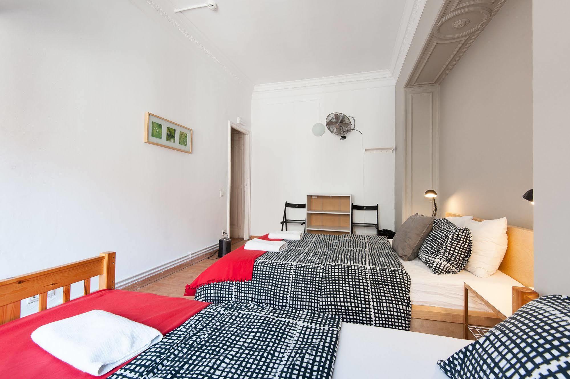 Wow Hostel Barcelona Exterior foto