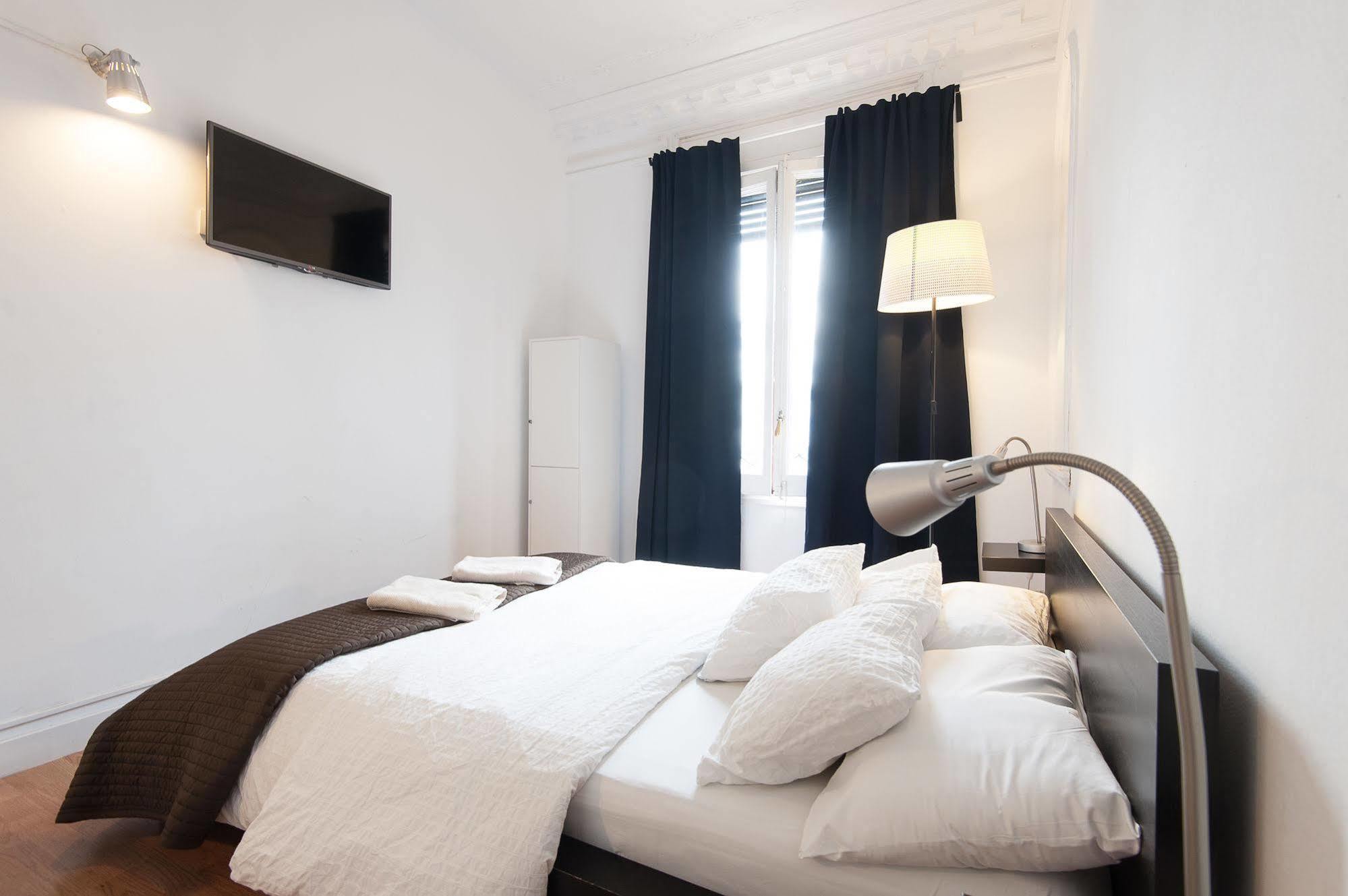Wow Hostel Barcelona Exterior foto
